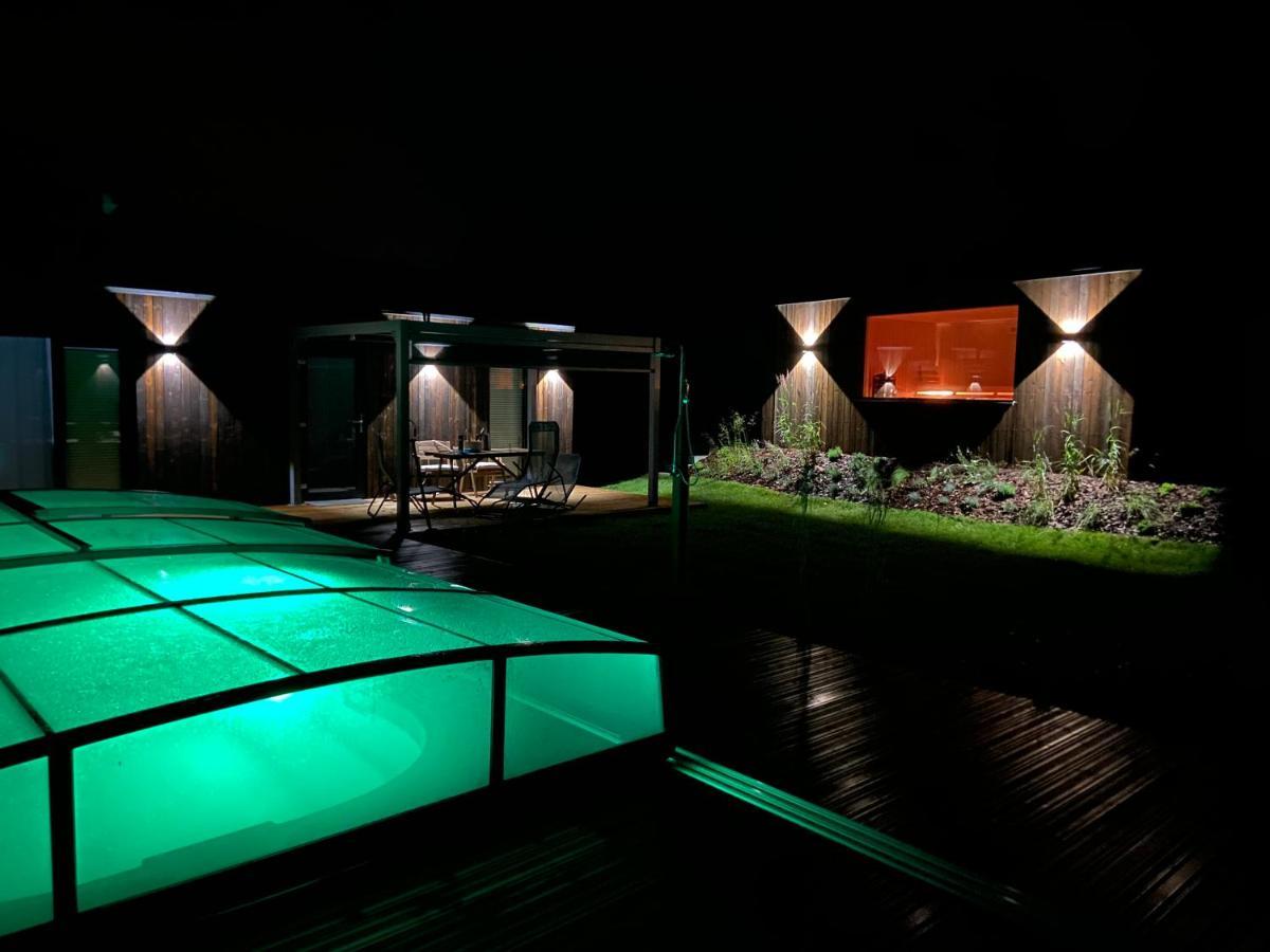 Nowe Domki Deluxe Z Widokiem Na Zatoke Z Basenem I Sauna Oslonino 외부 사진