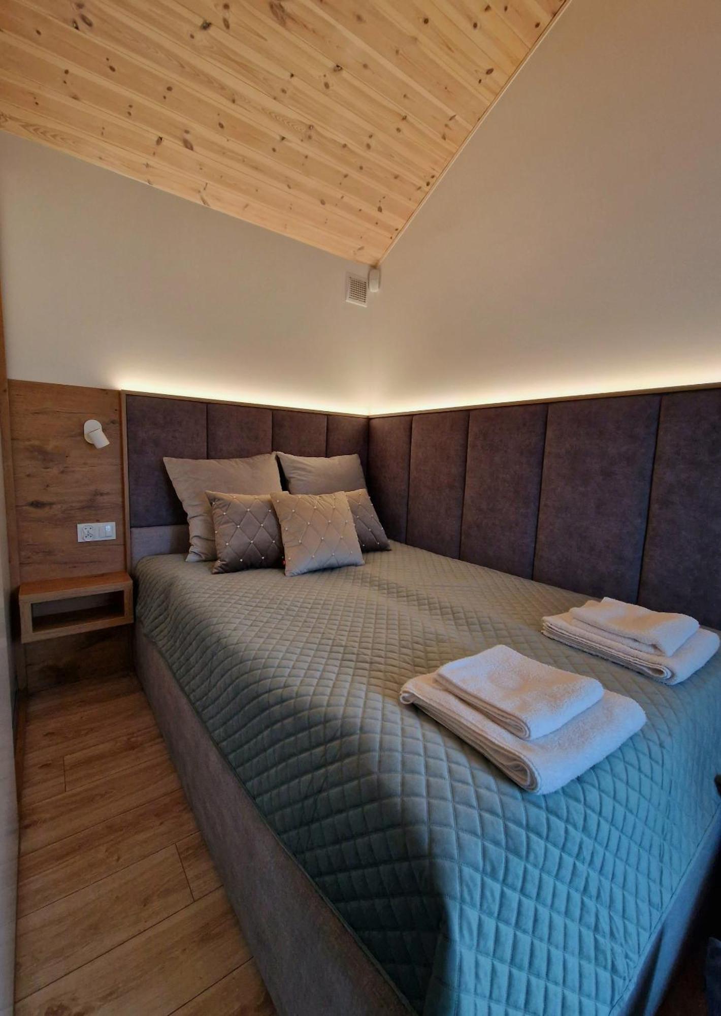 Nowe Domki Deluxe Z Widokiem Na Zatoke Z Basenem I Sauna Oslonino 외부 사진