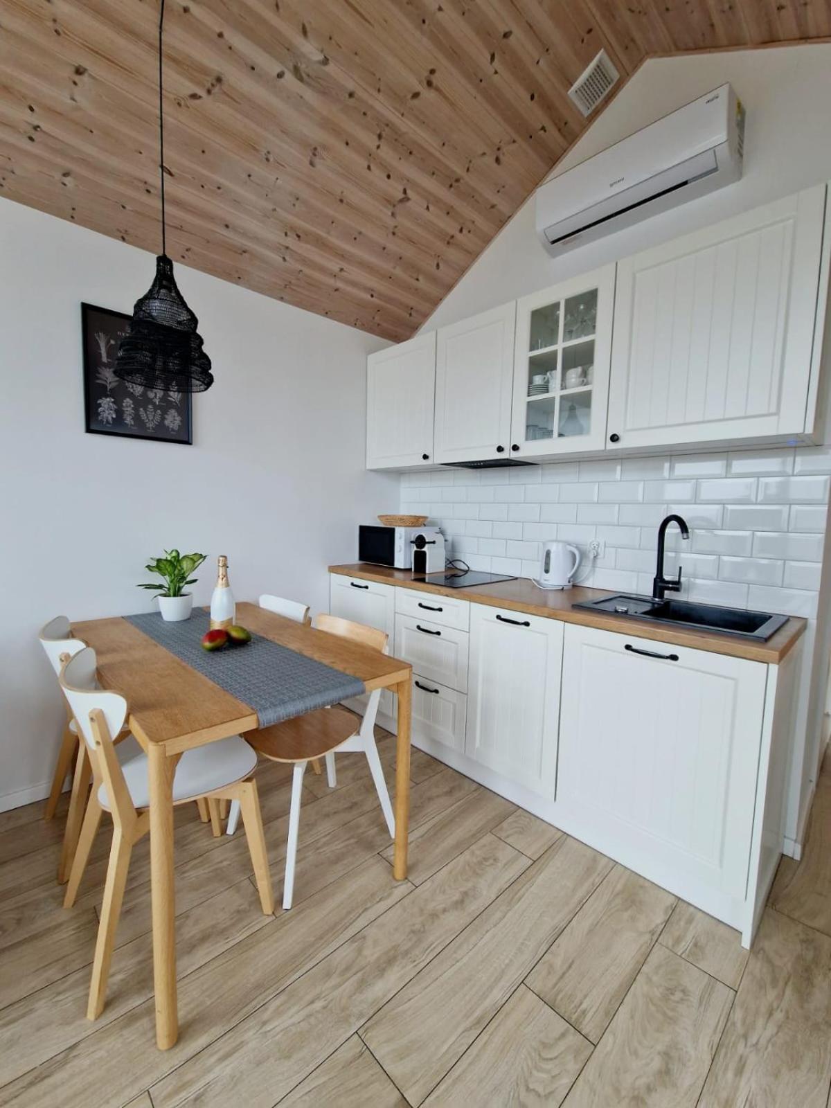 Nowe Domki Deluxe Z Widokiem Na Zatoke Z Basenem I Sauna Oslonino 외부 사진