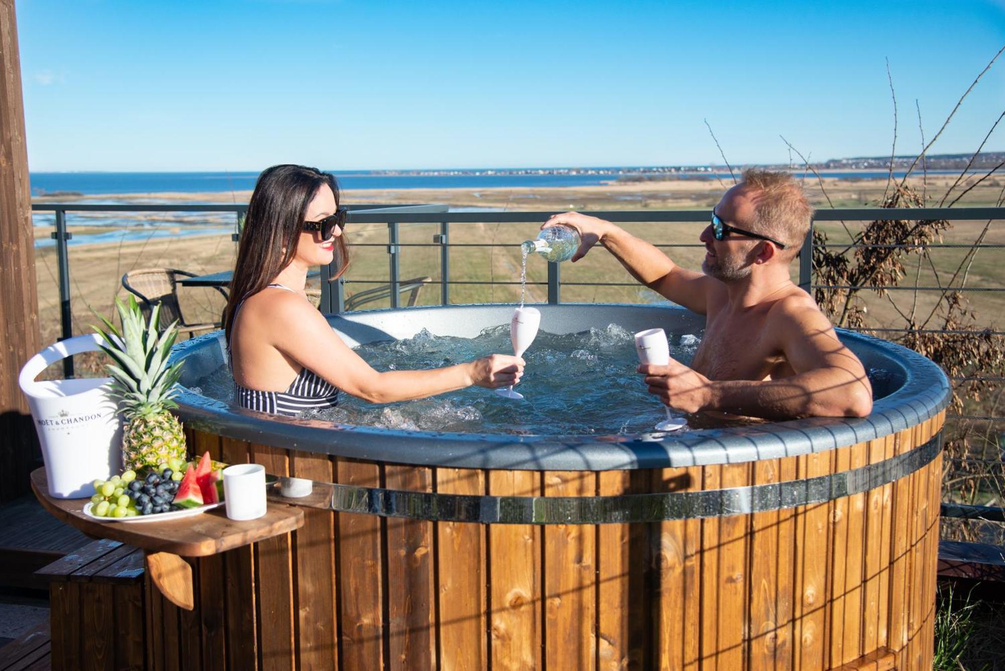 Nowe Domki Deluxe Z Widokiem Na Zatoke Z Basenem I Sauna Oslonino 외부 사진