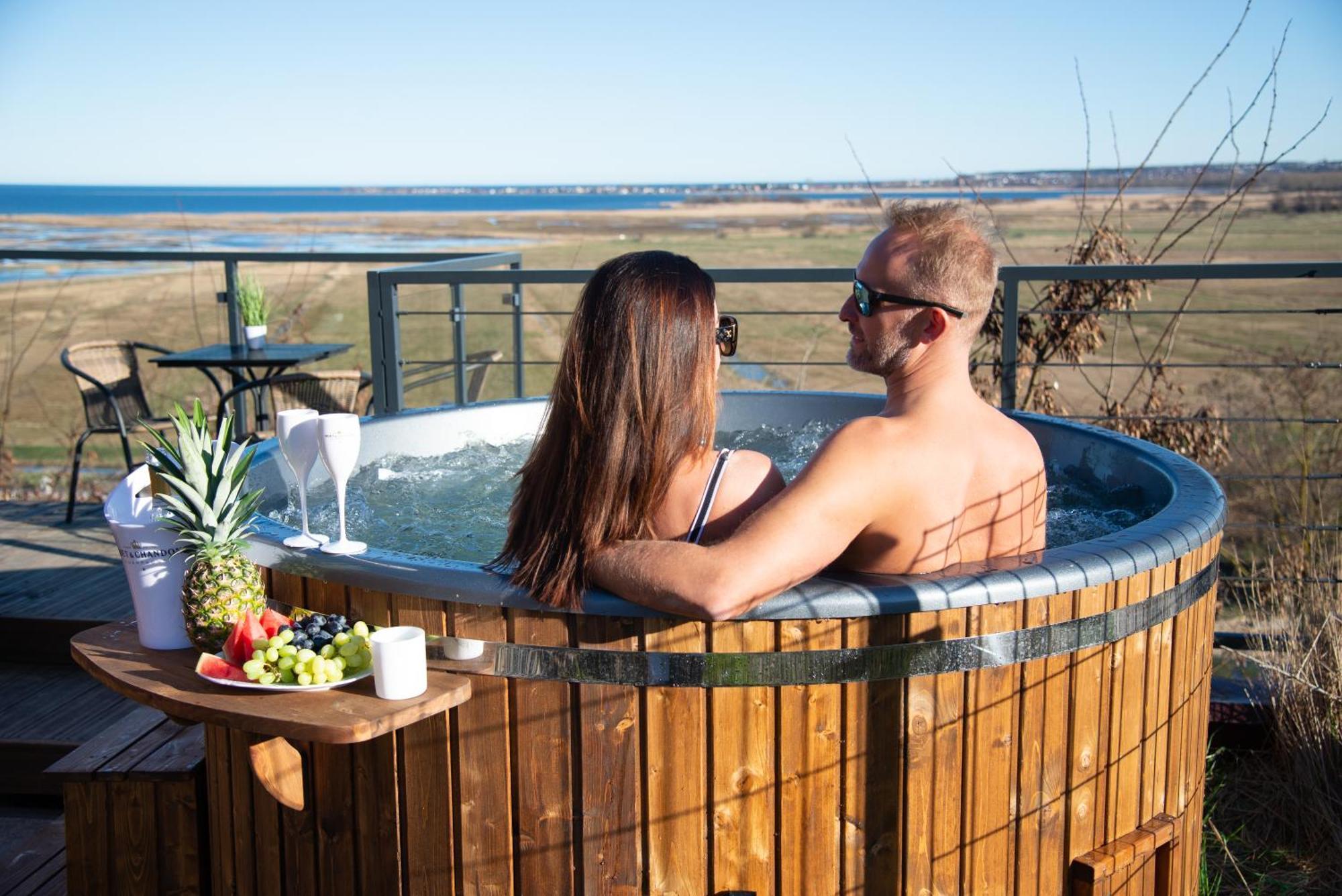 Nowe Domki Deluxe Z Widokiem Na Zatoke Z Basenem I Sauna Oslonino 외부 사진